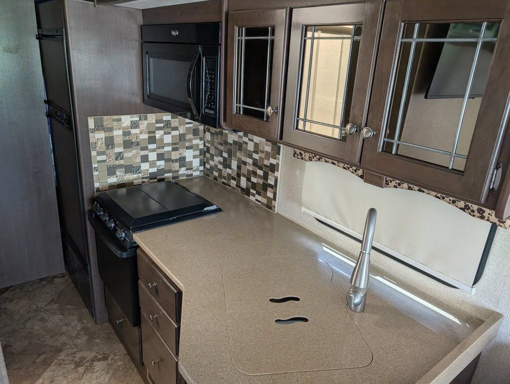 Used 2017 Beige Thor Windsport 29M image 15