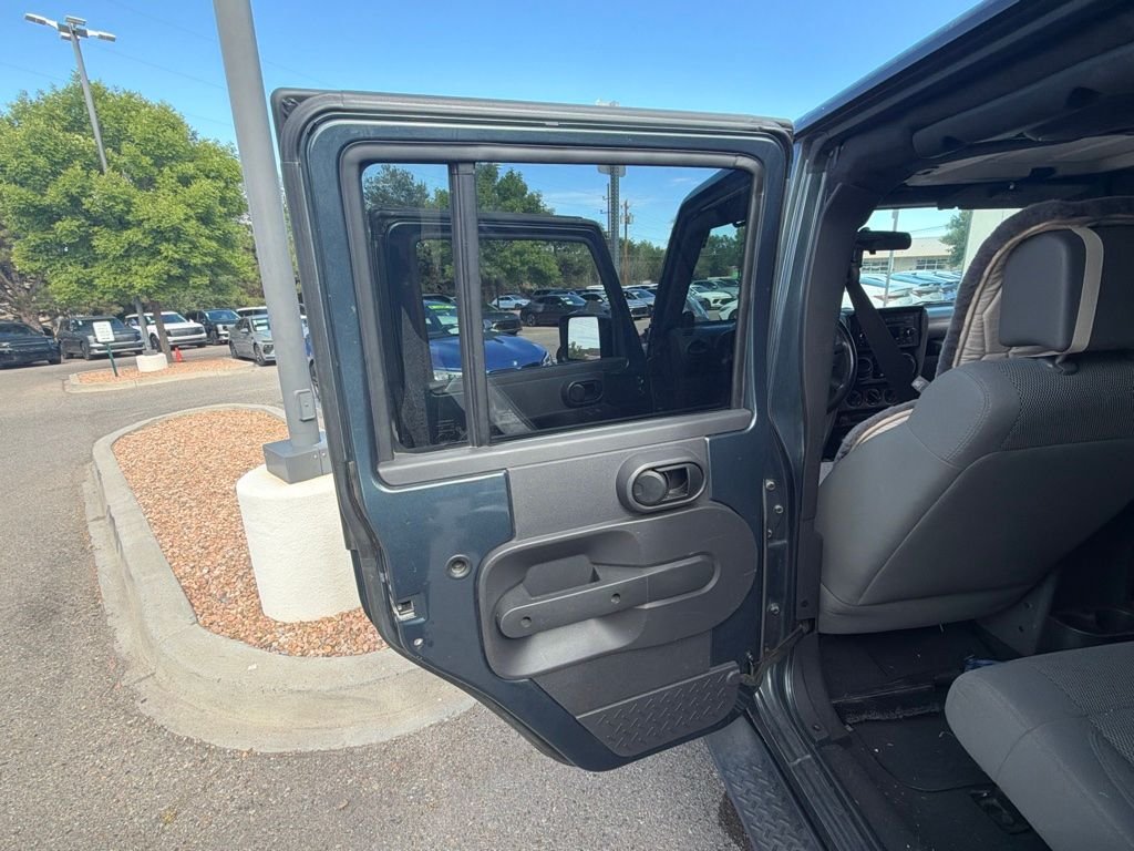Used 2007 Blue Jeep Unlimited Sahara image 10