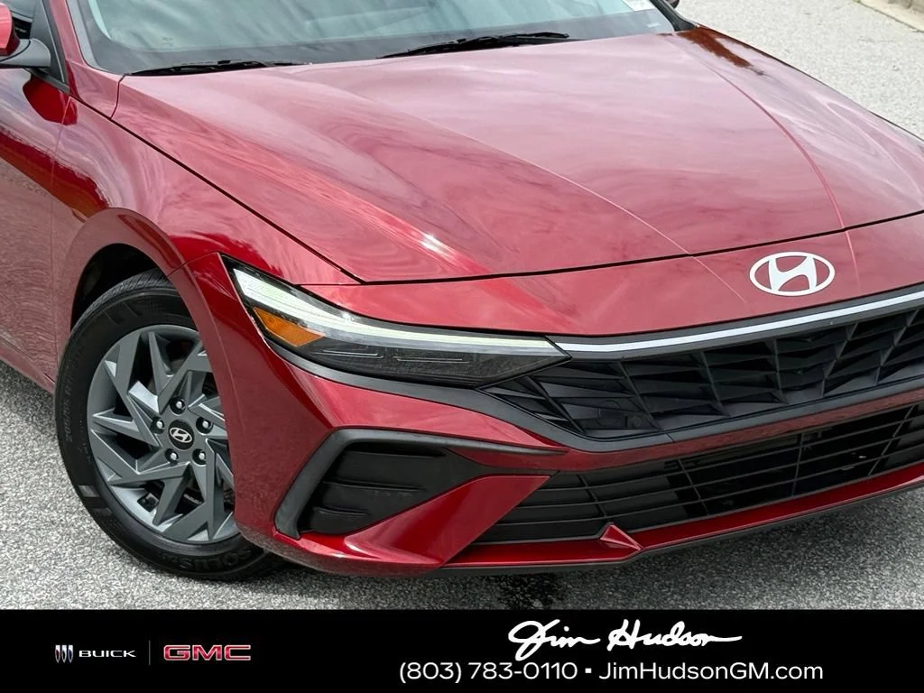 Used 2024 Red Hyundai SEL image 6