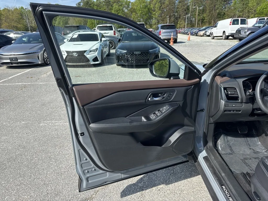 Used 2023 Gray Nissan SL image 25