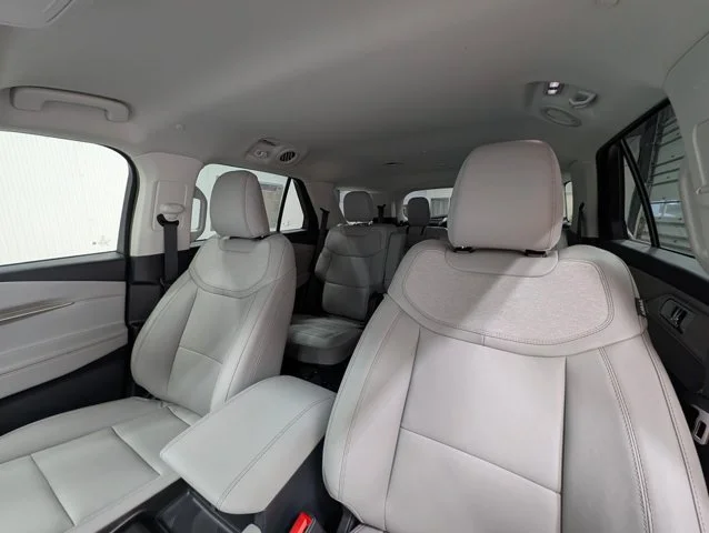 New 2026 Star White Metallic Tri-Coat Ford Active image 40