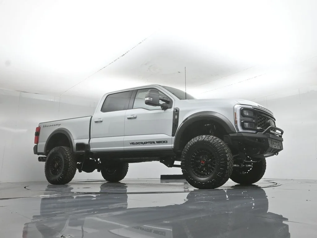 New 2026 Avalanche Ford Lariat image 3