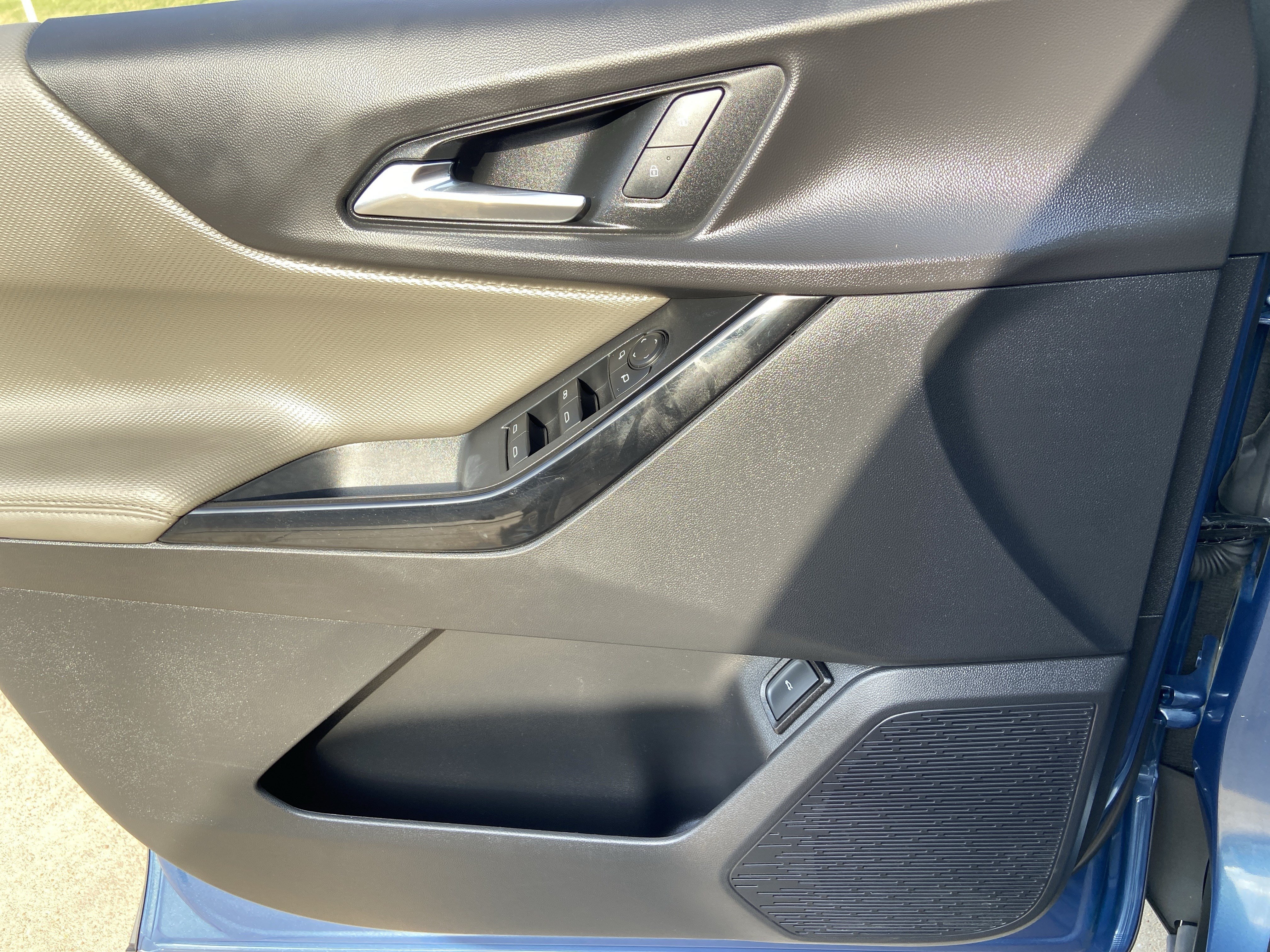 Used 2025 Lakeshore Blue Metallic Chevrolet AWD LT image 50