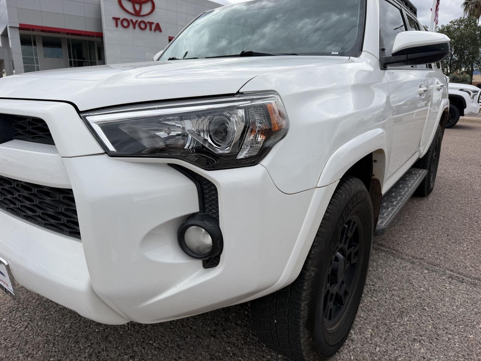 Used 2017 Super White Toyota SR5 image 10