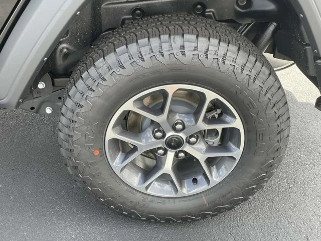 New 2025 Black Clear-Coat Exterior Paint Jeep Sport S image 9