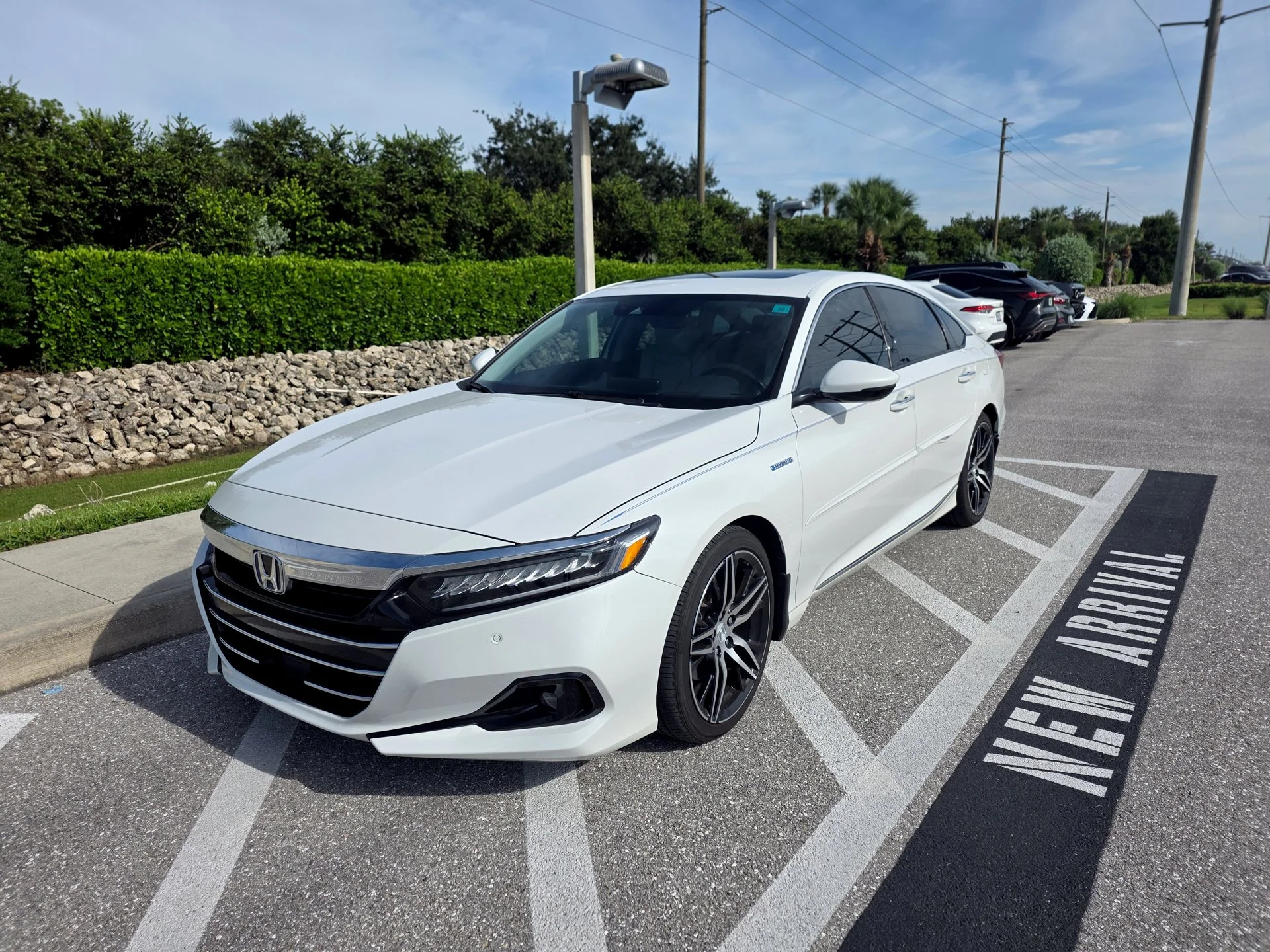 Certified Used 2021 Platinum White Pearl Honda Touring image 1