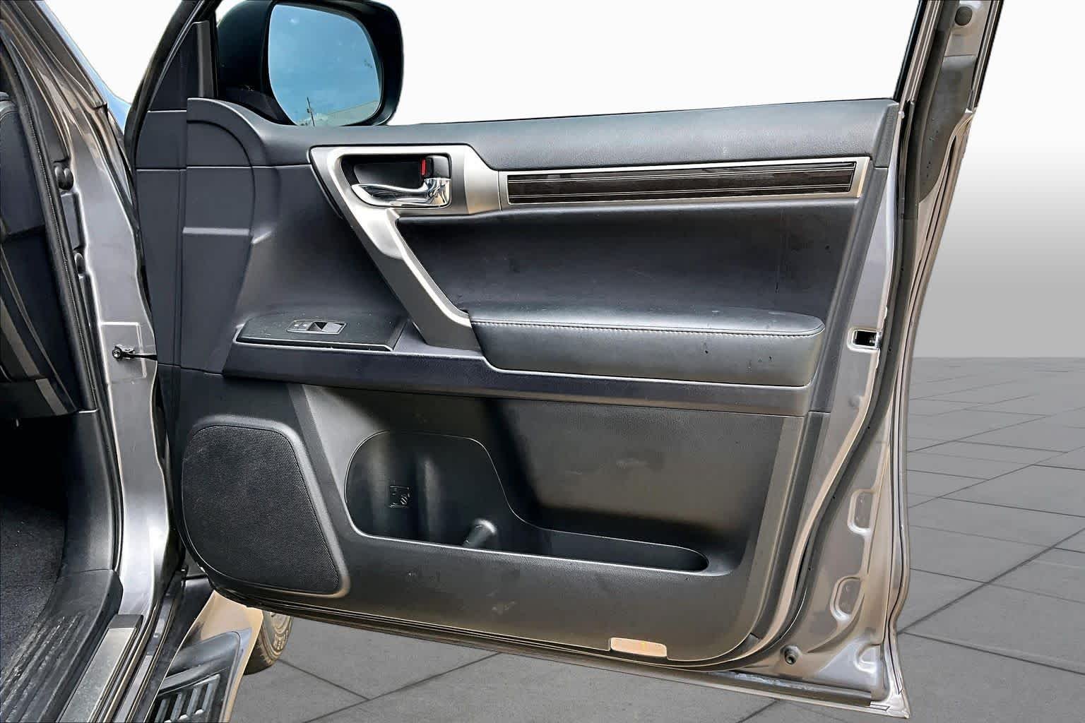 Used 2023 Nebula Gray Pearl Lexus Premium image 23