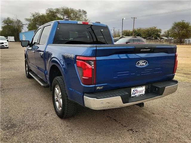 Used 2024 Atlas Blue Metallic Ford XLT 4x4 SuperCrew Cab 5.5 ft. box 145 in. WB image 3