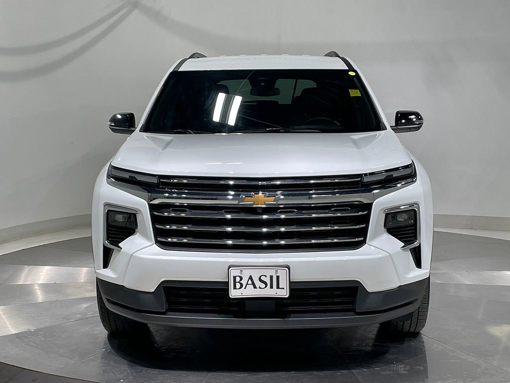 Used 2025 Summit White Chevrolet LT image 9