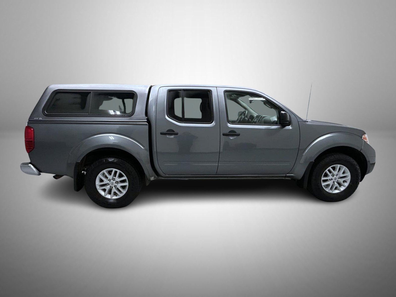 Used 2018 Gray Nissan SV image 4