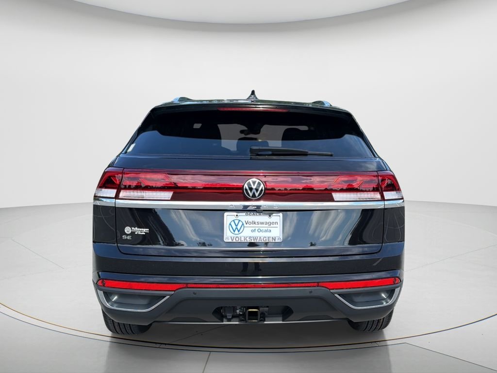 New 2026 Deep Black Pearl Volkswagen SE w/Technology image 6