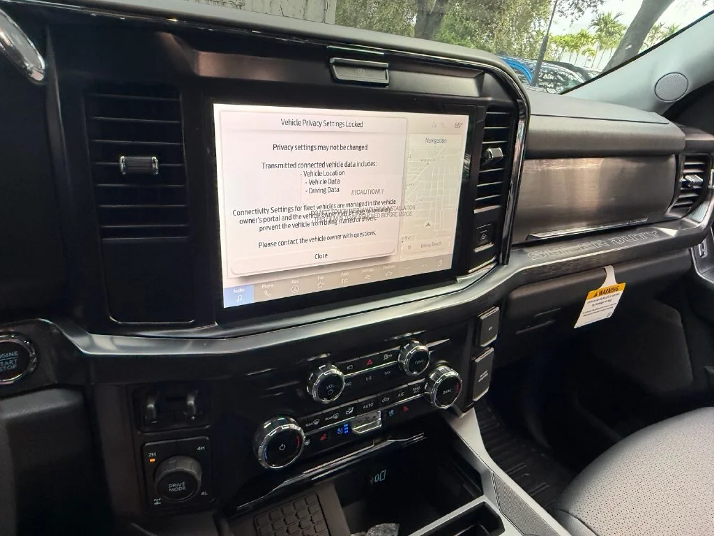 New 2027 Glacier Gray Metallic Tri-Coat Ford F-250® Lariat® image 14