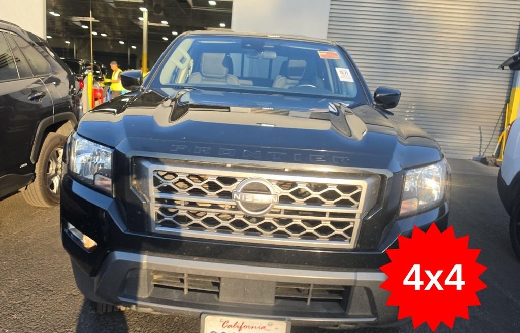 Used 2022 Black Nissan SV image 4