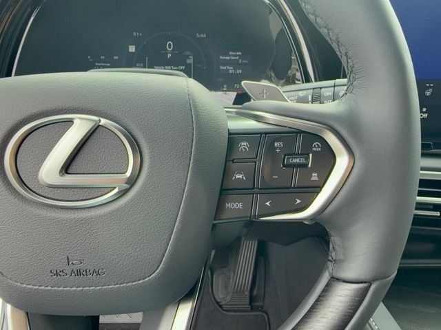 New 2026 Eminent White Pearl Lexus PREMIUM image 18