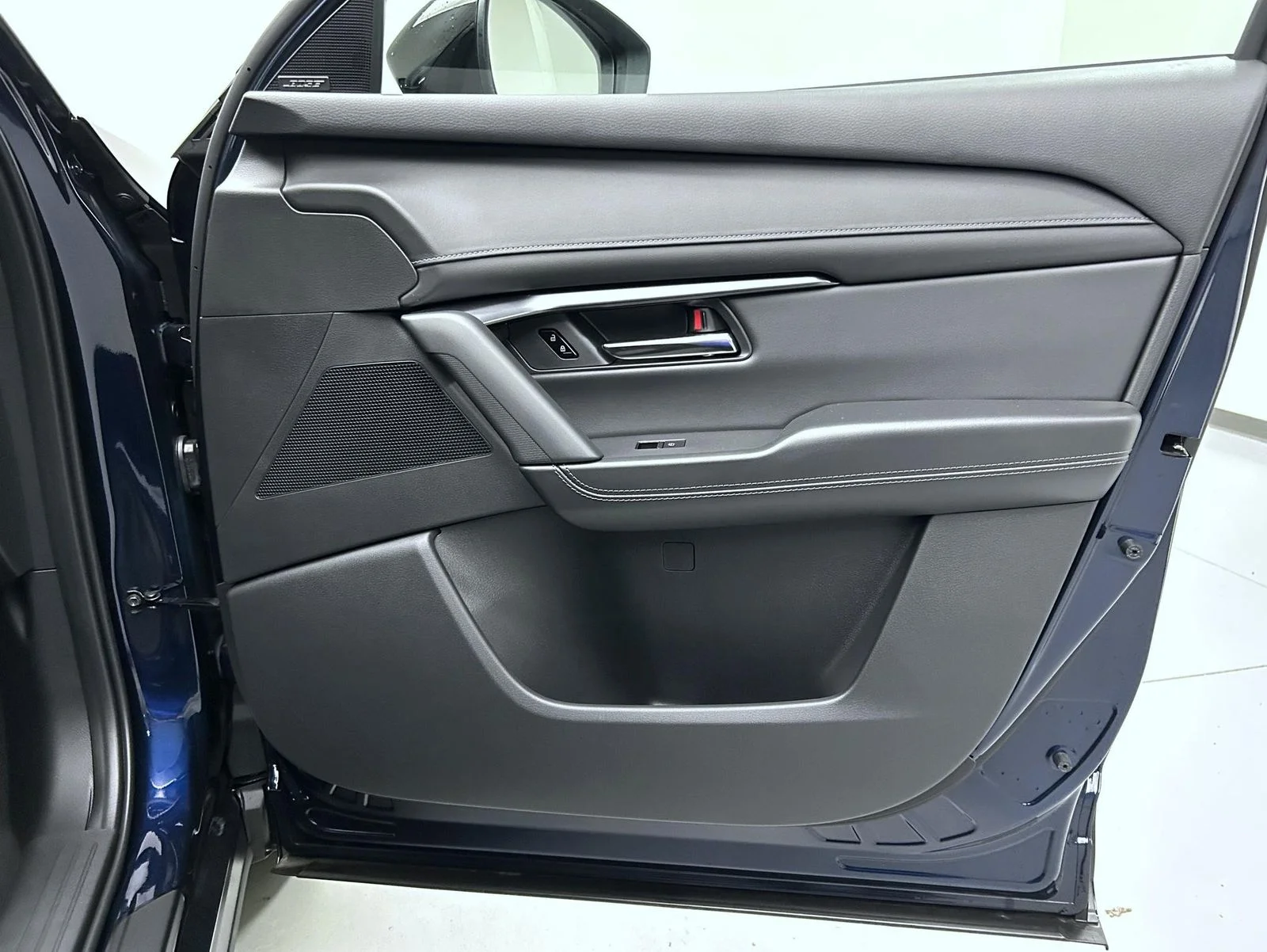 New 2026 Navy Blue Mica Mazda 2.5 S Premium AWD image 17