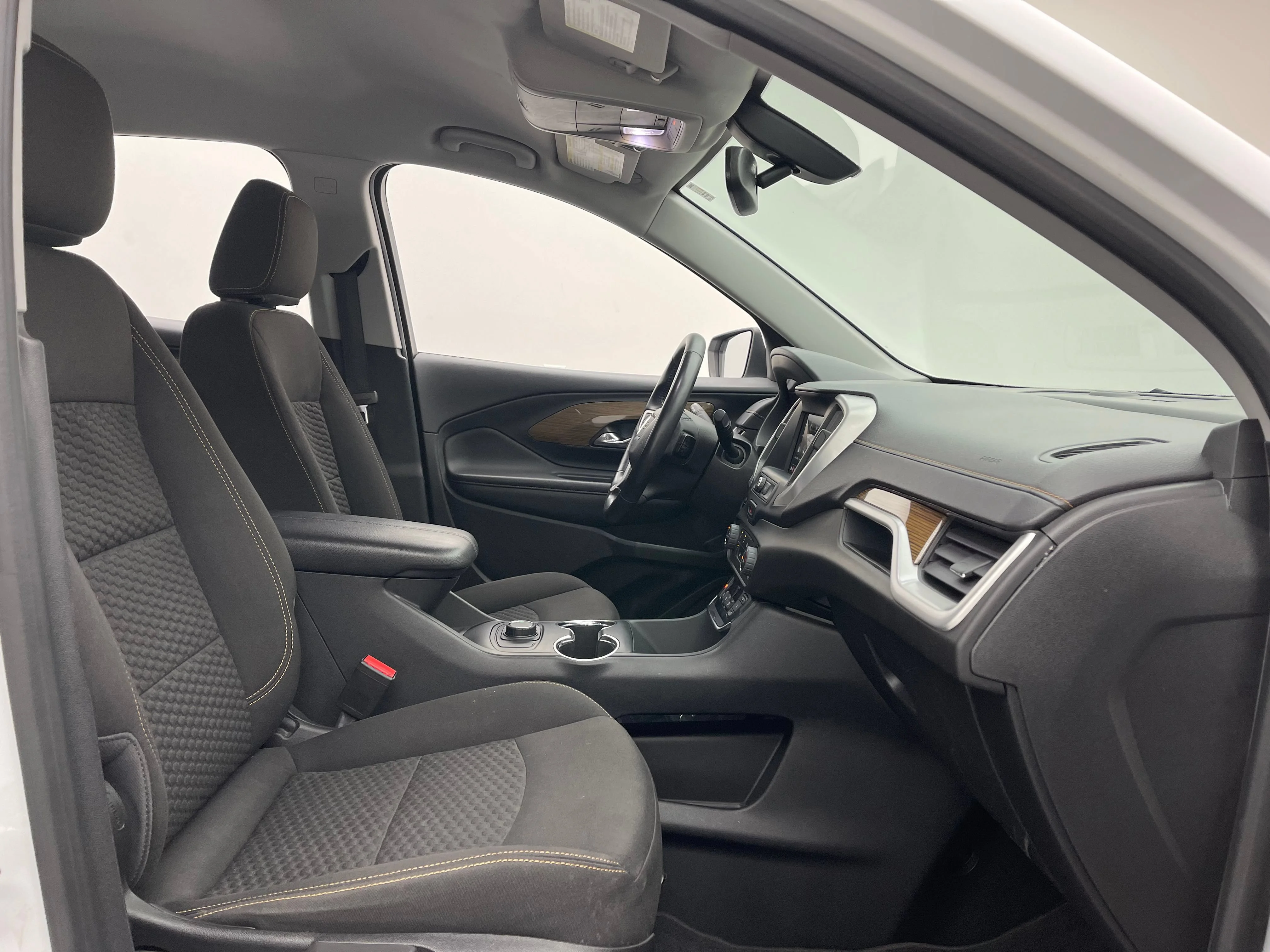 Used 2019 SUMMIT WHITE GMC SLE image 28