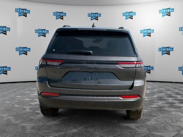 New 2026 Baltic Gray Metallic Clear-Coat Exterior Paint Jeep Altitude image 4