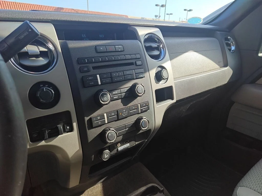 Used 2010 White Ford XLT image 11