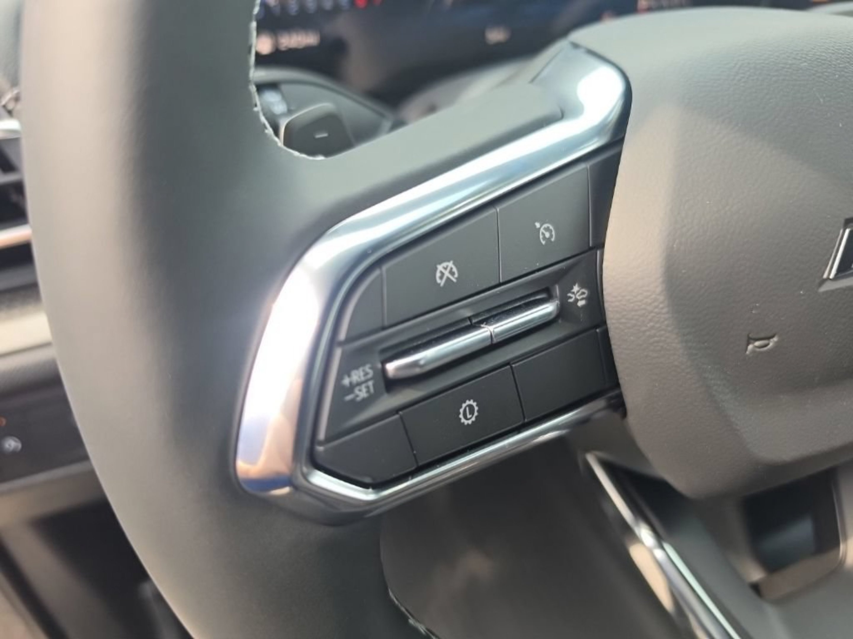 2027 Chevrolet Traverse LT - Photo 13