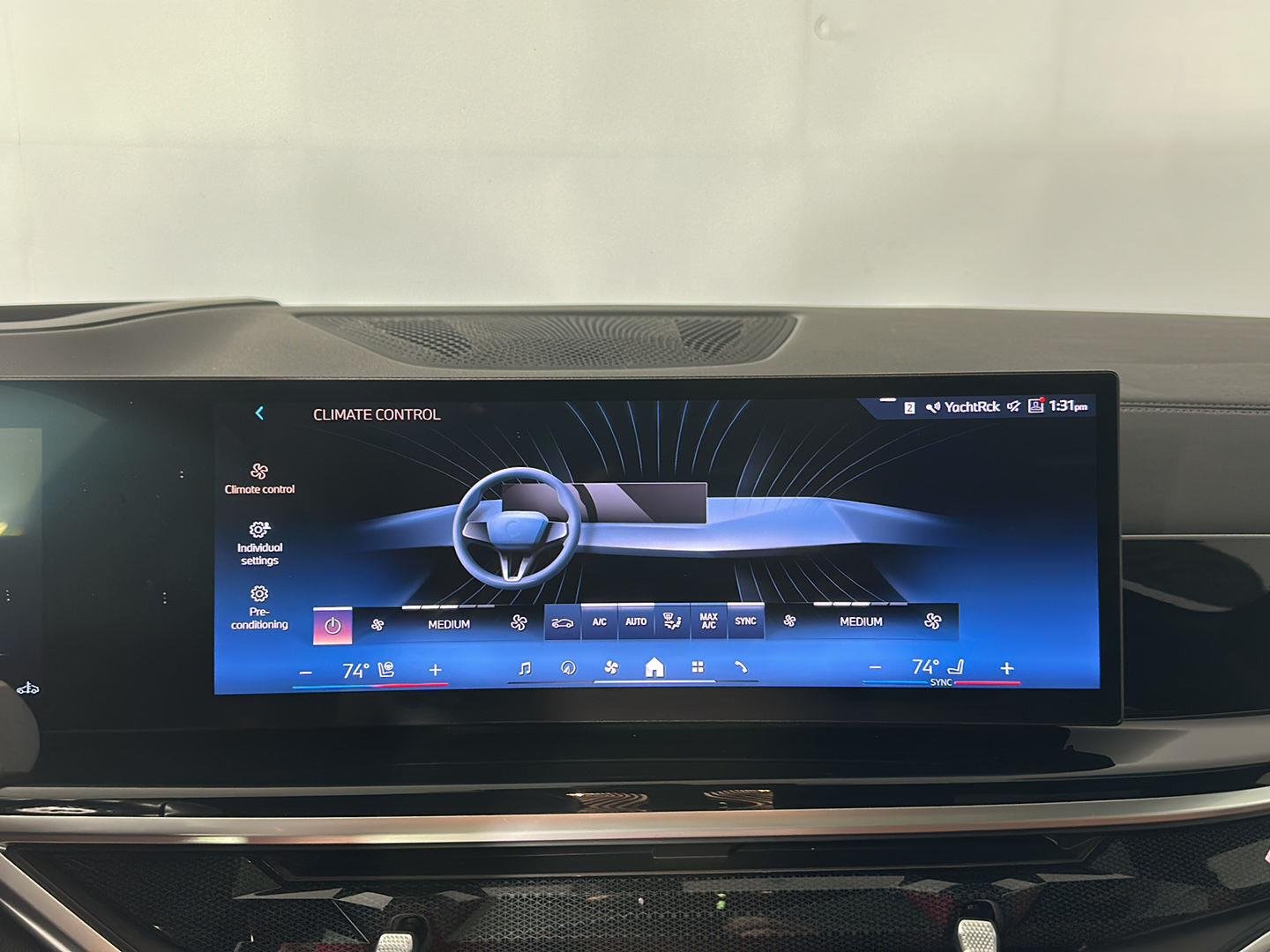 Used 2024 Mineral White Metallic BMW xDrive40i image 16