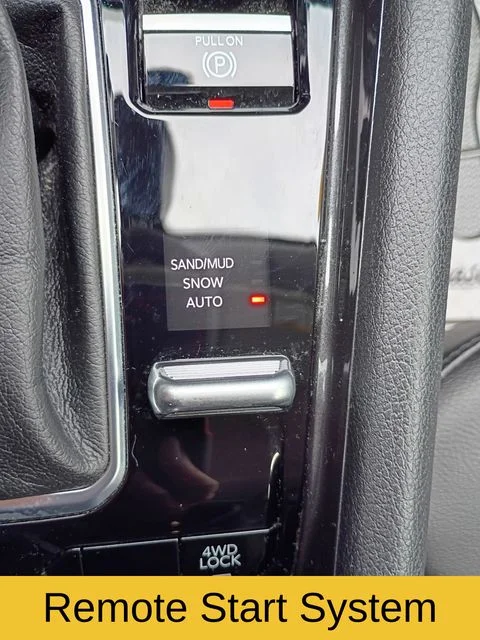 Used 2022 Silver Jeep Latitude image 18