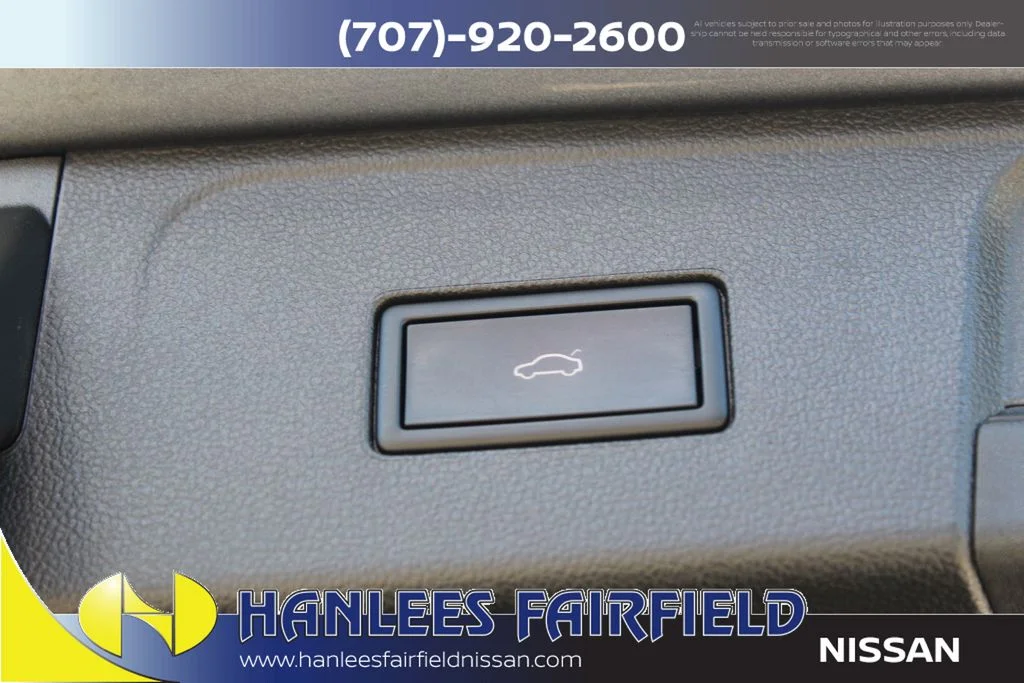 Used 2025  Volkswagen 2.0T SE w/Technology image 11