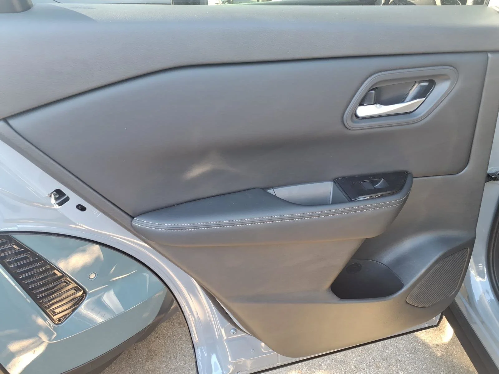 New 2026 Boulder Gray Pearl Nissan SV image 9