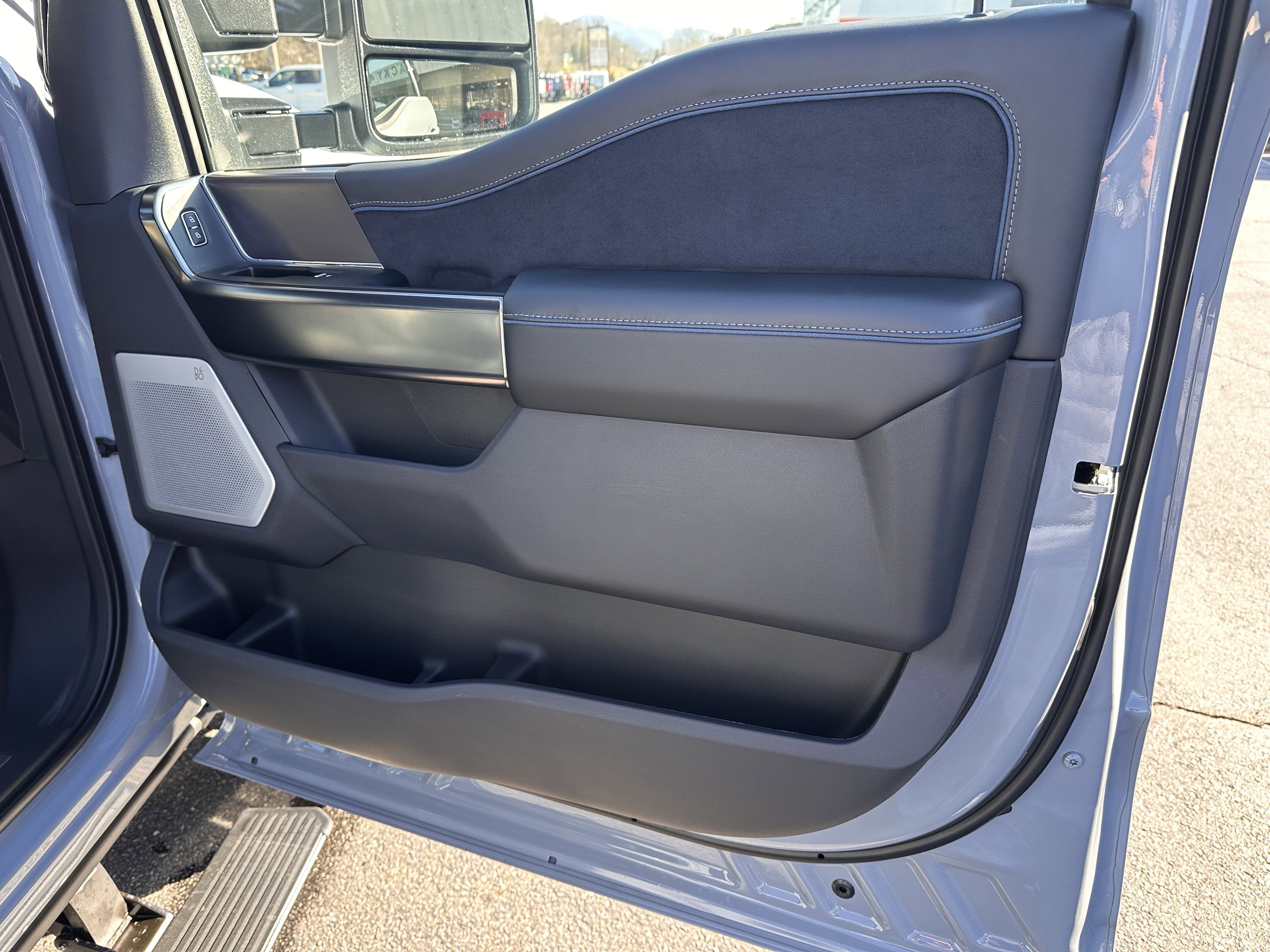 New 2026 Glacier Gray Metallic Tri-Coat Ford F-250® Platinum® image 15