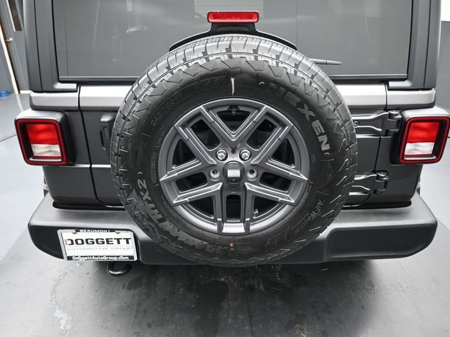 Used 2025 Gray Jeep Sport S image 10