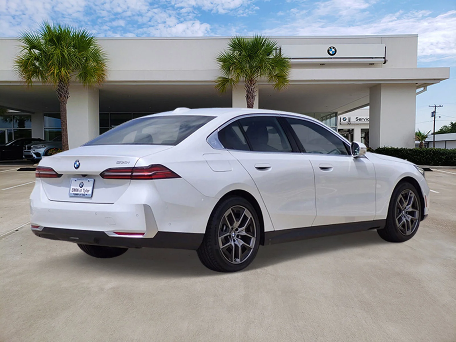 Certified Used 2026 Mineral White Metallic BMW 530i image 4