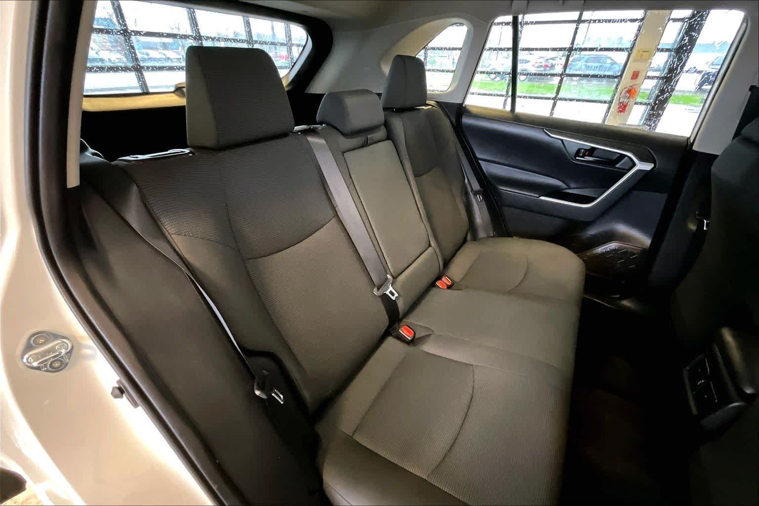 Used 2025 Ice Toyota LE image 19