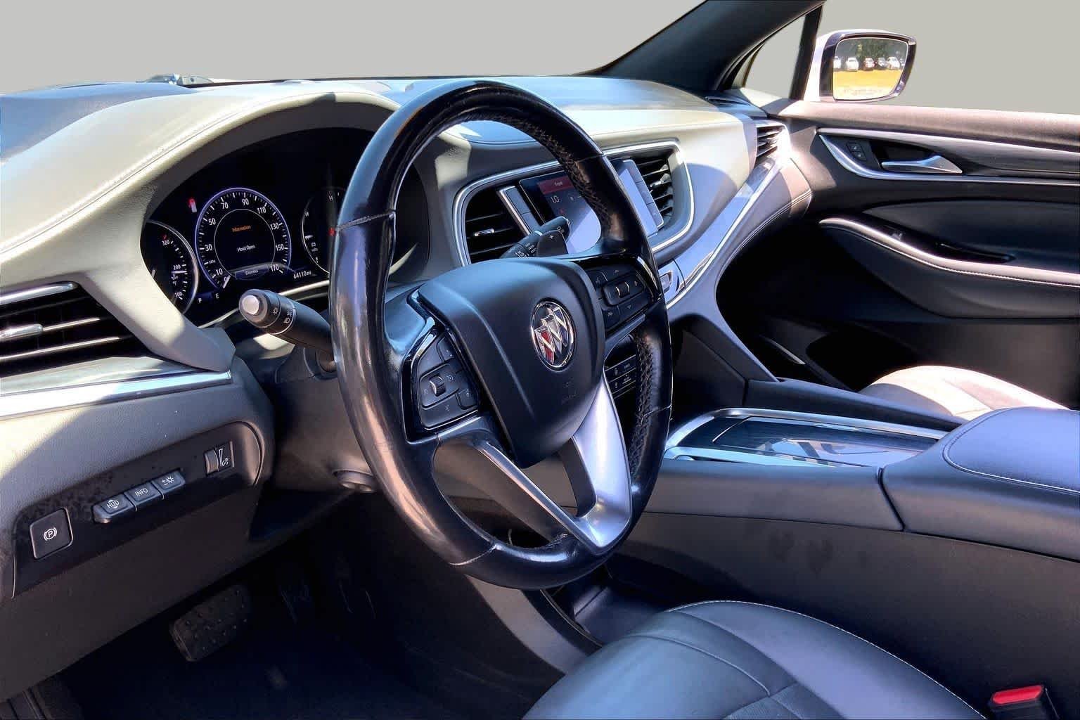 Used 2022 Summit White Buick Premium image 18