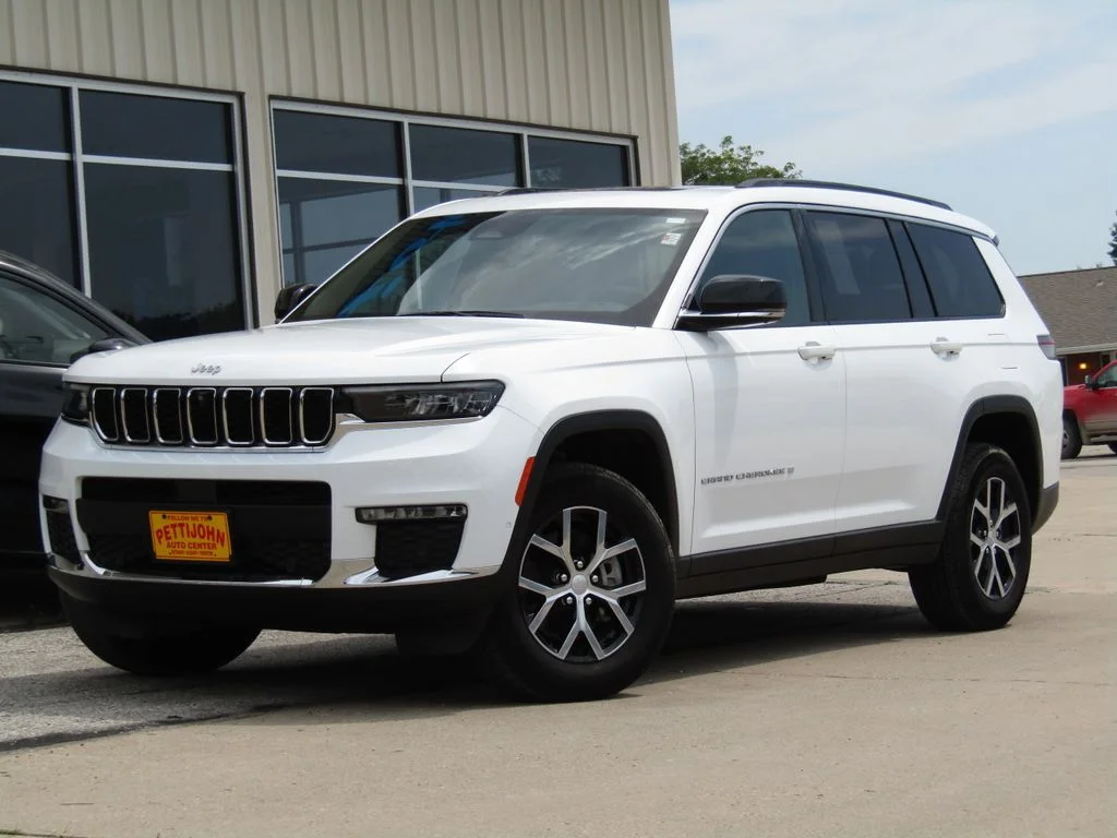 Used 2024 Bright White Clearcoat Jeep Limited image 12