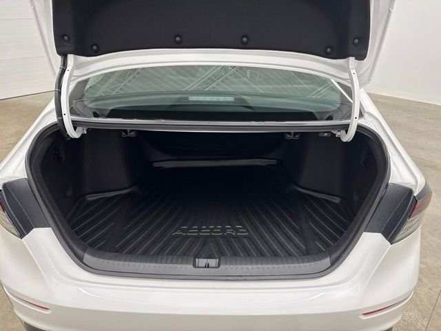 New 2026 Platinum White Pearl Honda LX image 25
