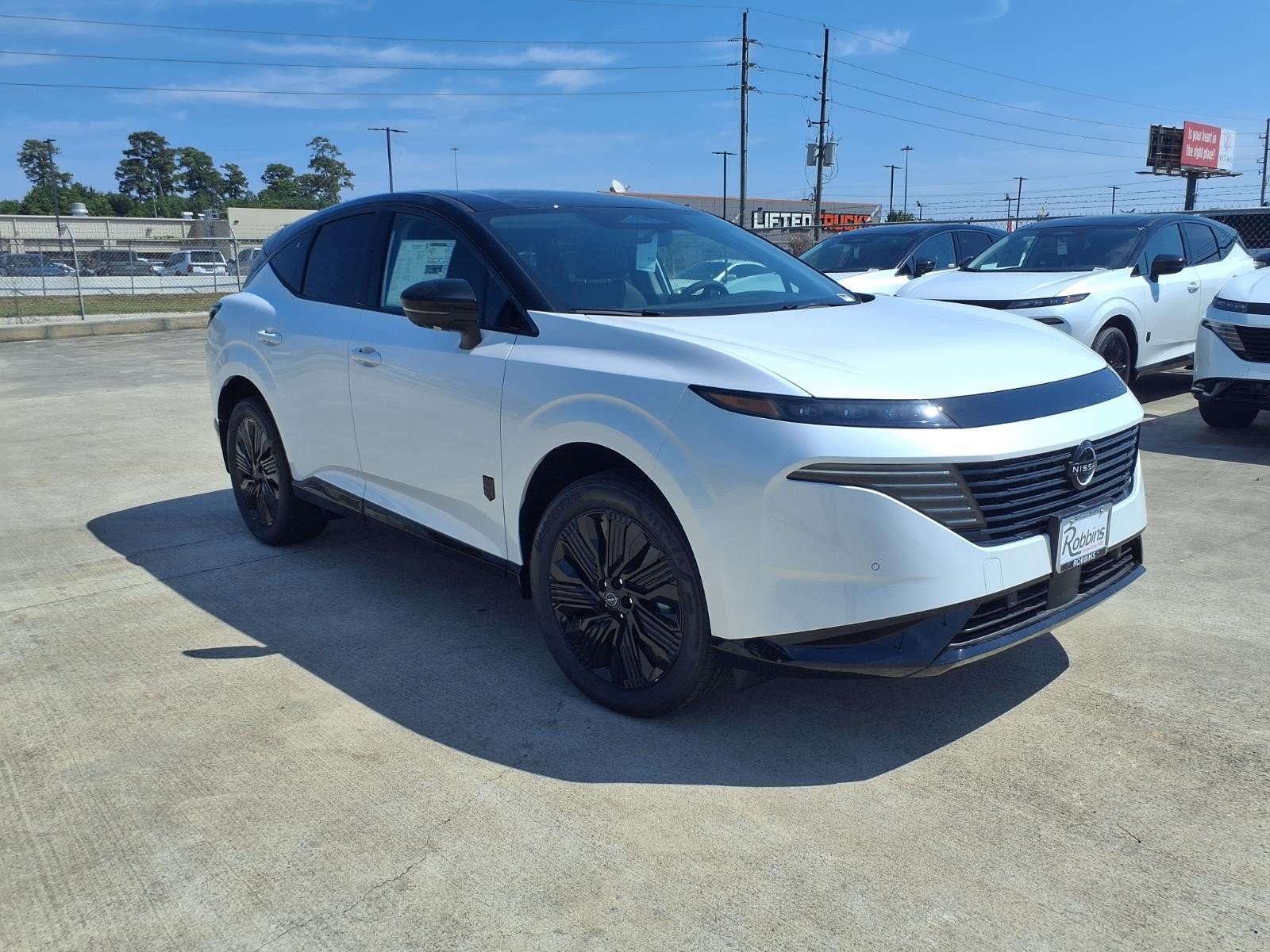 2027 Nissan Murano photo 3 of 25