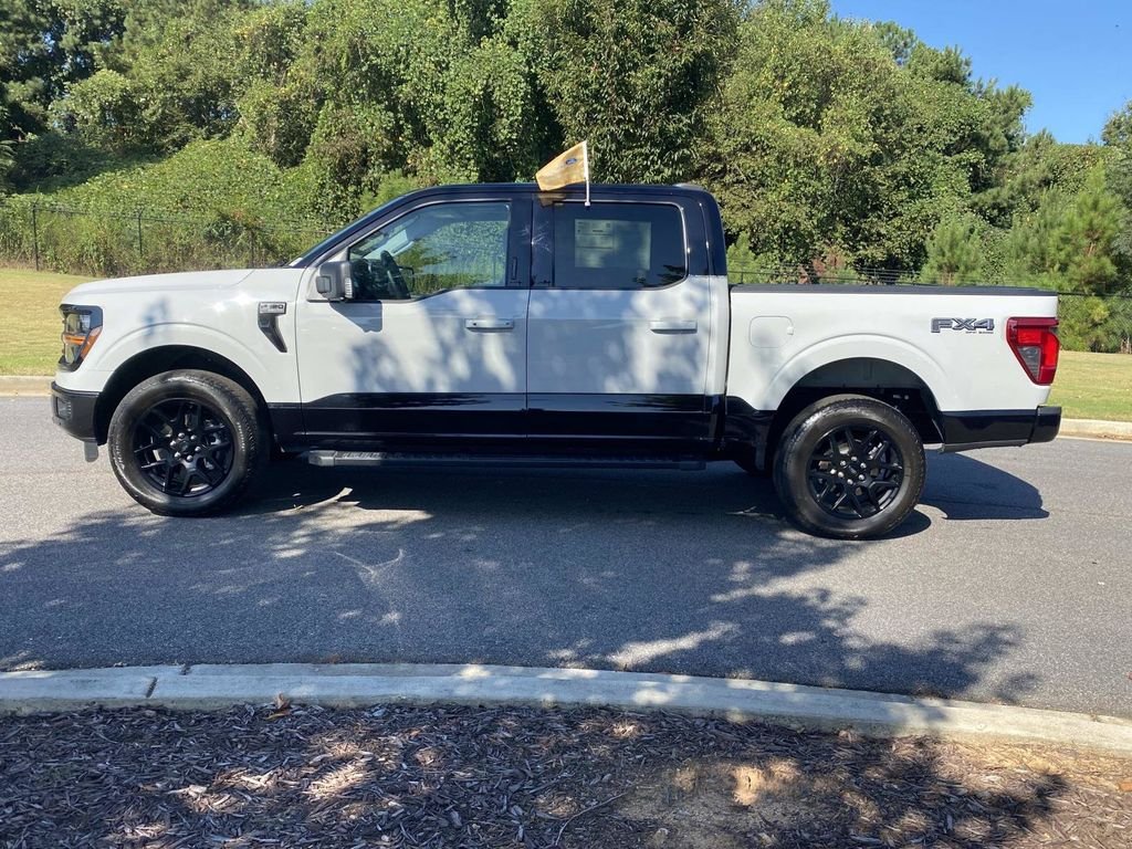 Certified Used 2024 Avalanche Ford XLT image 7