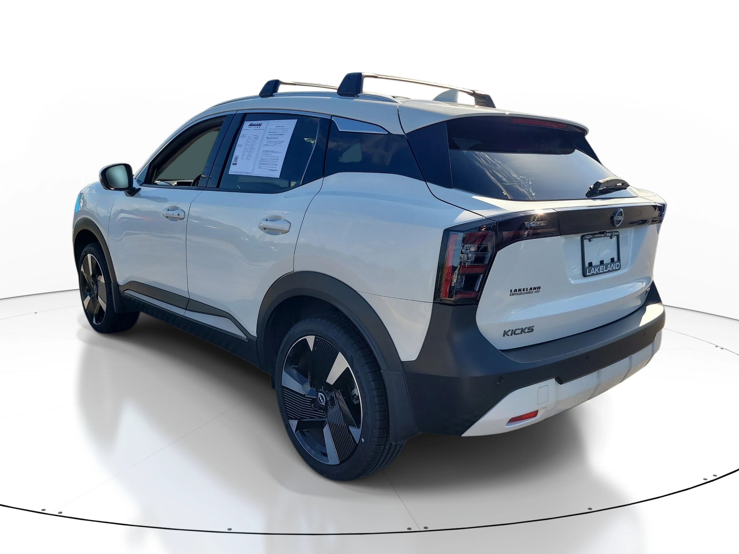 Used 2025 Aspen White Tricoat Nissan SR image 6