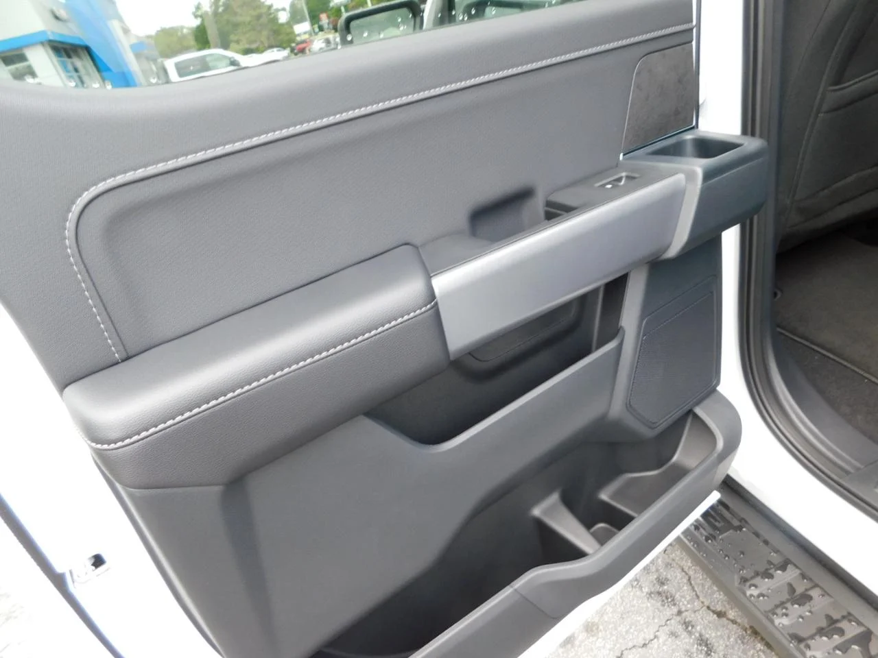 New 2026 Oxford White Ford XLT image 24