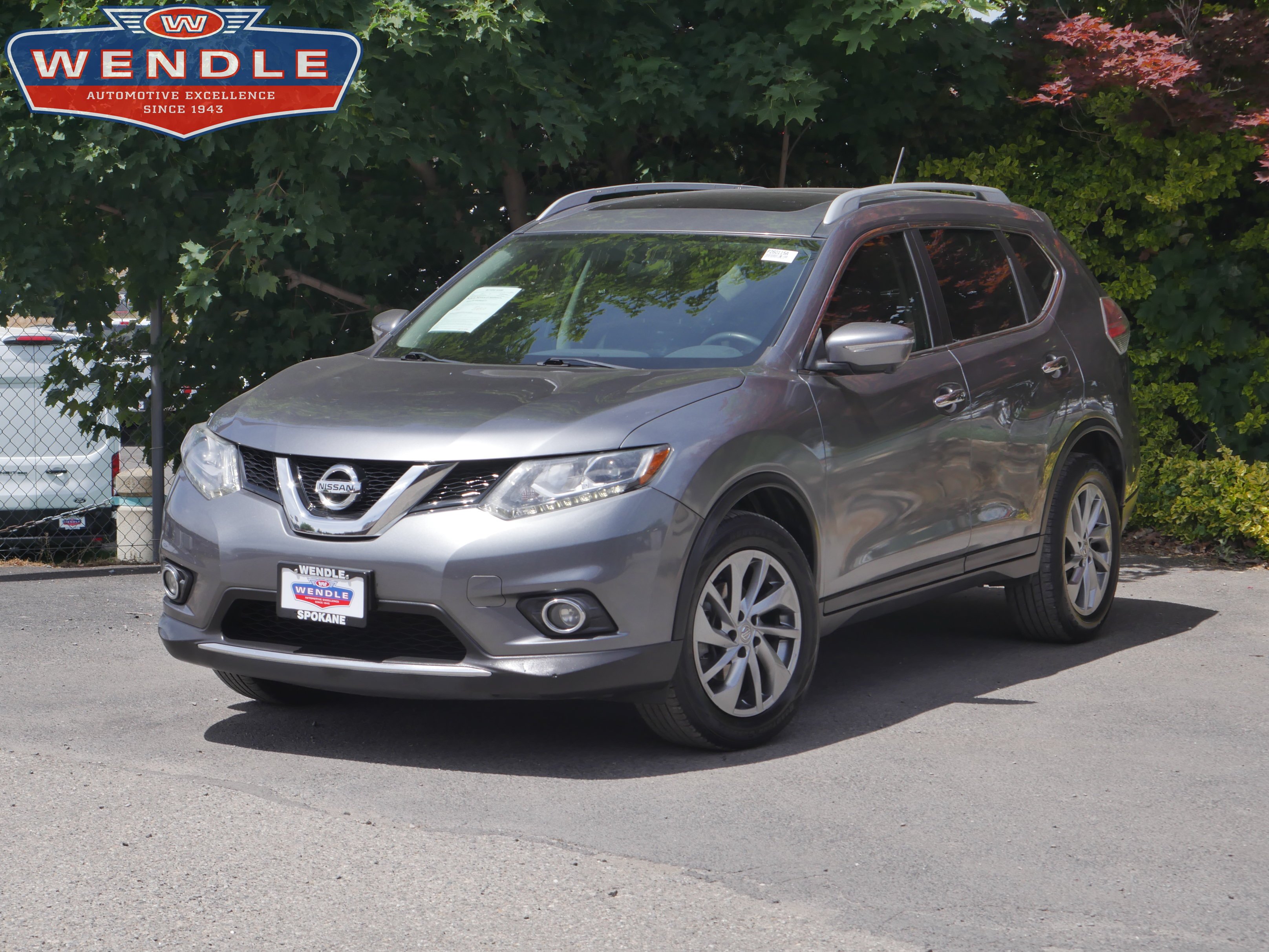 Used 2015 Gun Metallic Nissan SL image 1