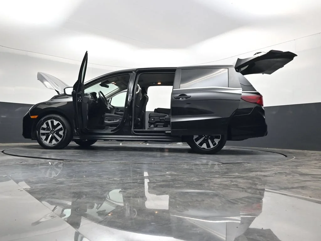 Used 2025  Honda EX-L image 40