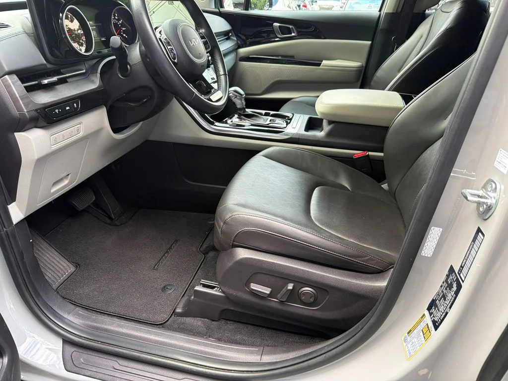 Used 2024 White Kia EX image 9