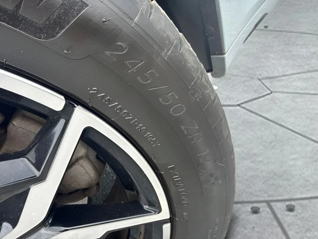 Used 2024 Gray BMW sDrive30i image 37
