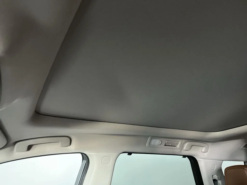 Used 2024 Gray Nissan Platinum image 26