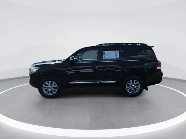 Used 2017  Toyota Base image 5