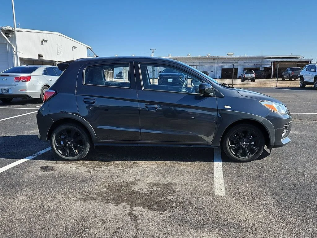 Used 2024 Gray Mitsubishi Black Edition image 18