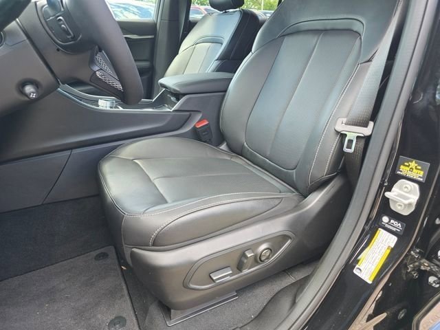 New 2026 Diamond Black Crystal Pearl-Coat Exterior Paint Jeep Limited Reserve image 6