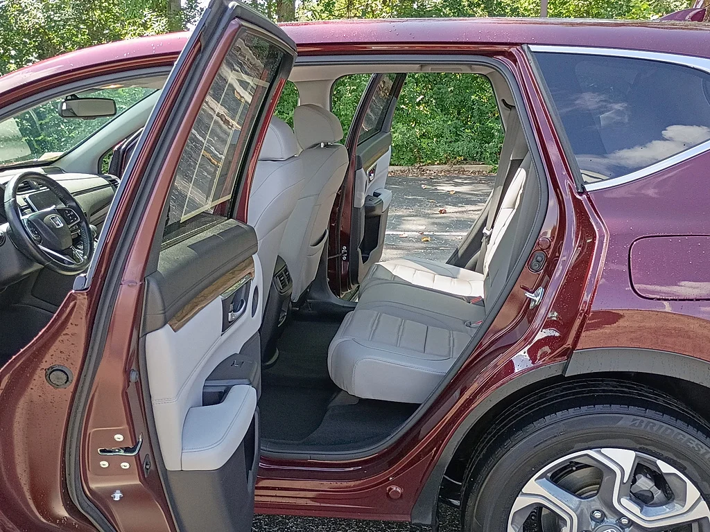 Certified Used 2018 RED Honda EX-L image 12