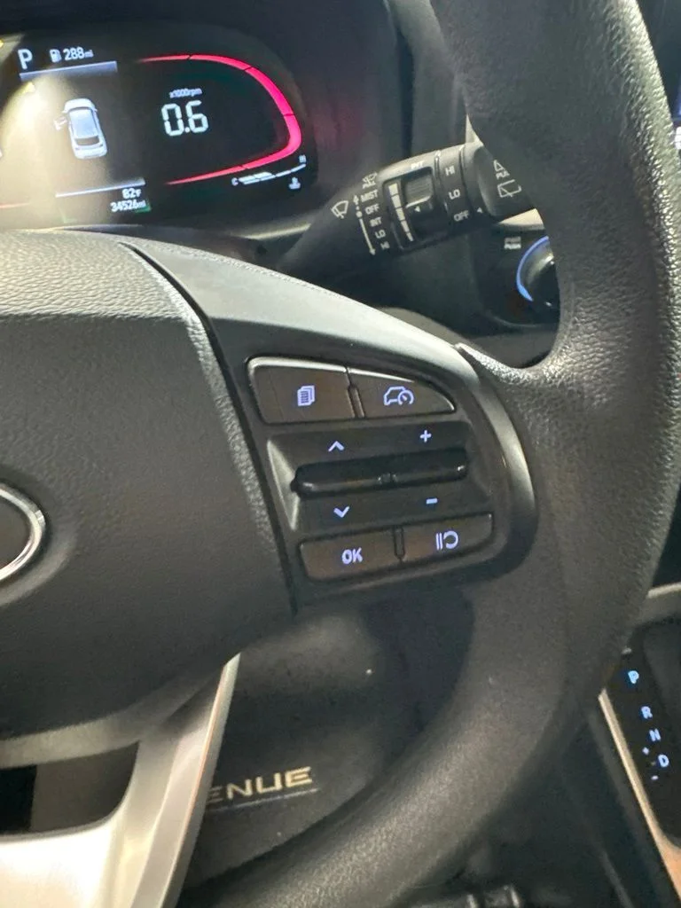 Used 2025 Blue Hyundai SE image 32