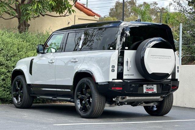 New 2026 Borasco Grey Land Rover X-Dynamic SE image 3