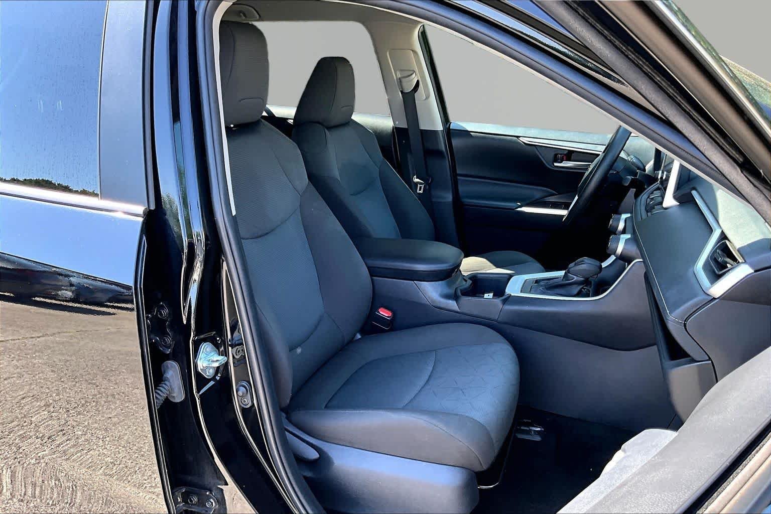 Used 2025 Midnight Black Metallic Toyota XLE image 9